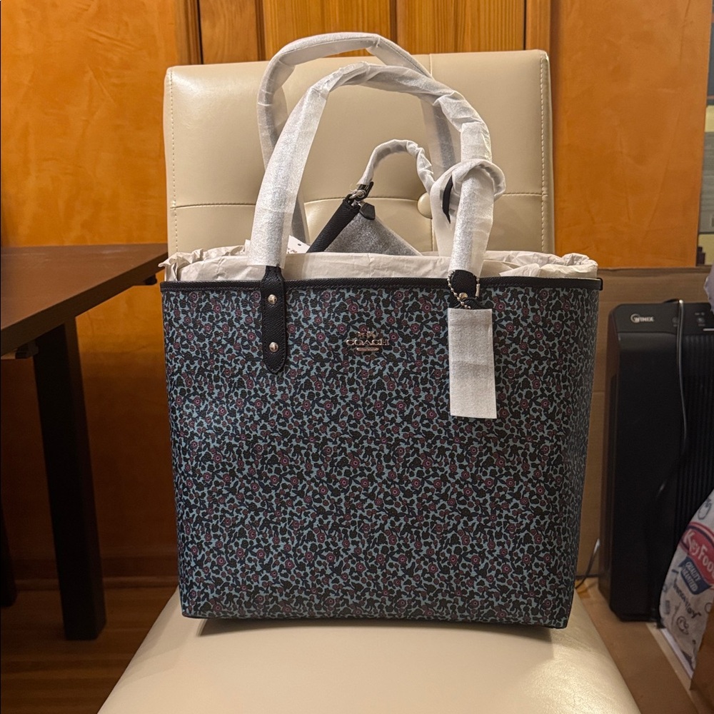 Stylish Black and Blue CoachTote Bag